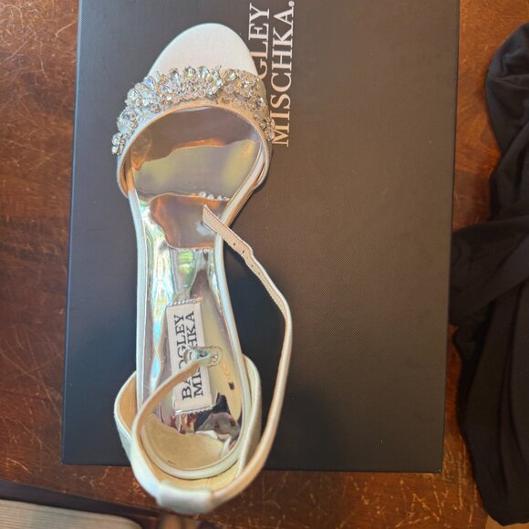 Badgley Mischka Tempest Embellished Block Heel Sandal-NWT, Size 8 - Picture 3 of 6